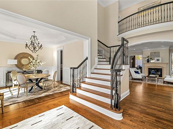 3rd image of 429 Wesley Park Dr