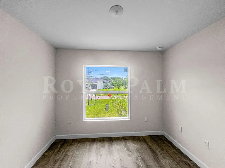 745 Harry Ave S — Photo 20