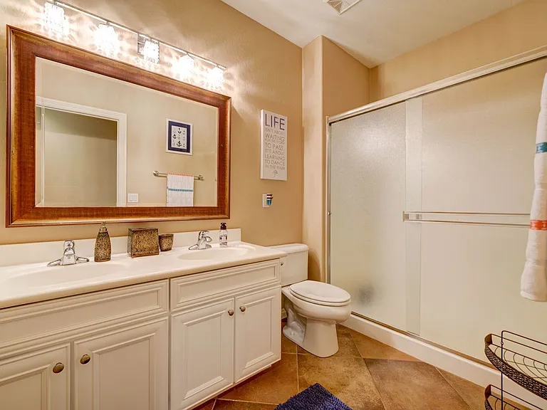 4221 S Danyell Dr — Photo 43