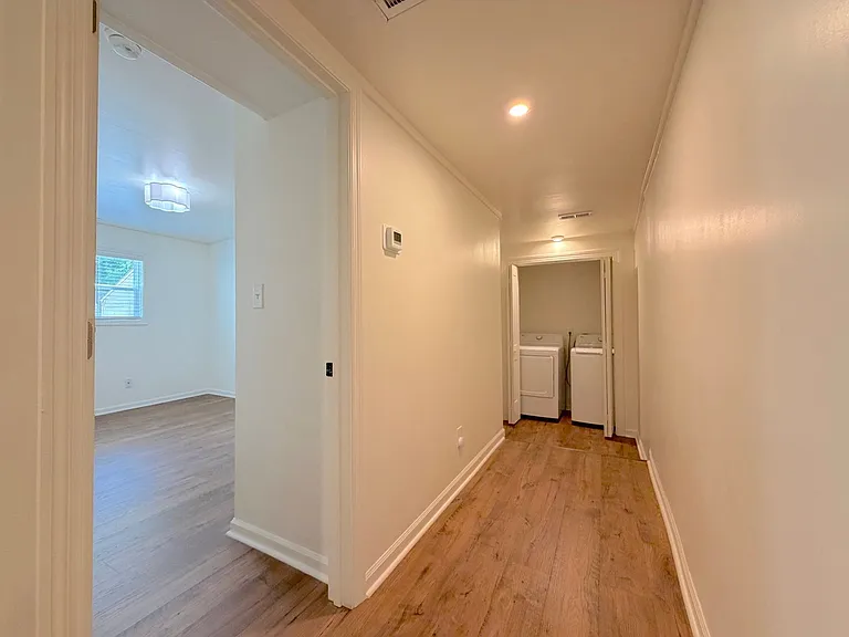405 N 4th St — Photo 15