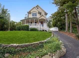 40 Douglas Ave, Northport, NY 11768
