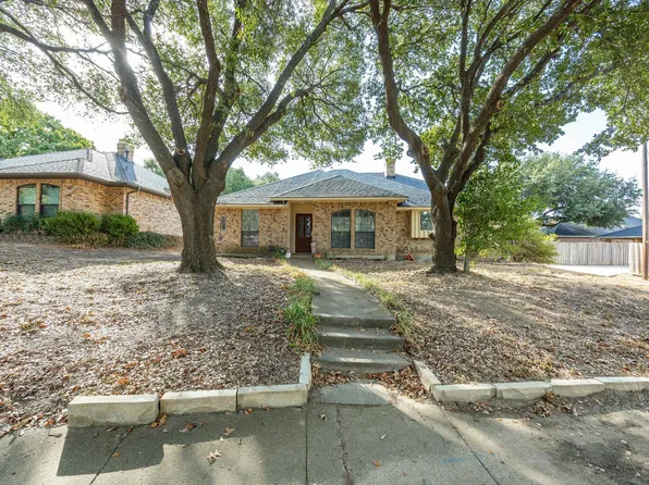 1005 Casa Linda St, Ennis, TX 75119
