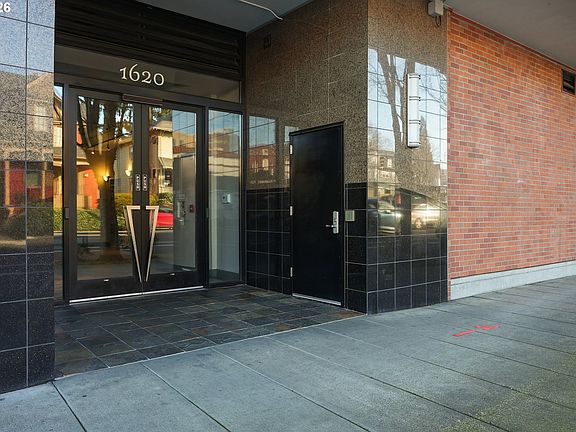 3rd image of 1620 NE Broadway St Ste 222