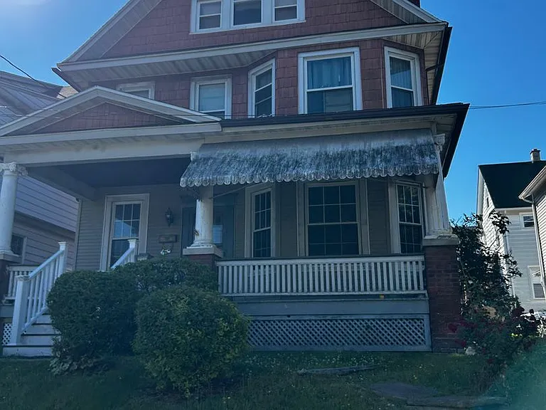 308 N Blakely St — Photo 1