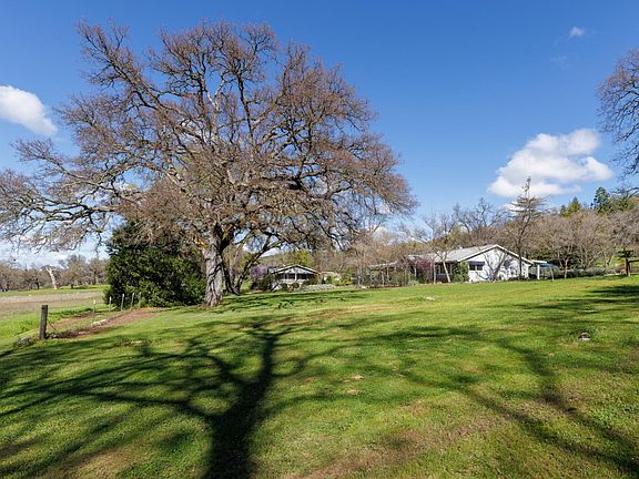 4th image of 1036 First Right Rd