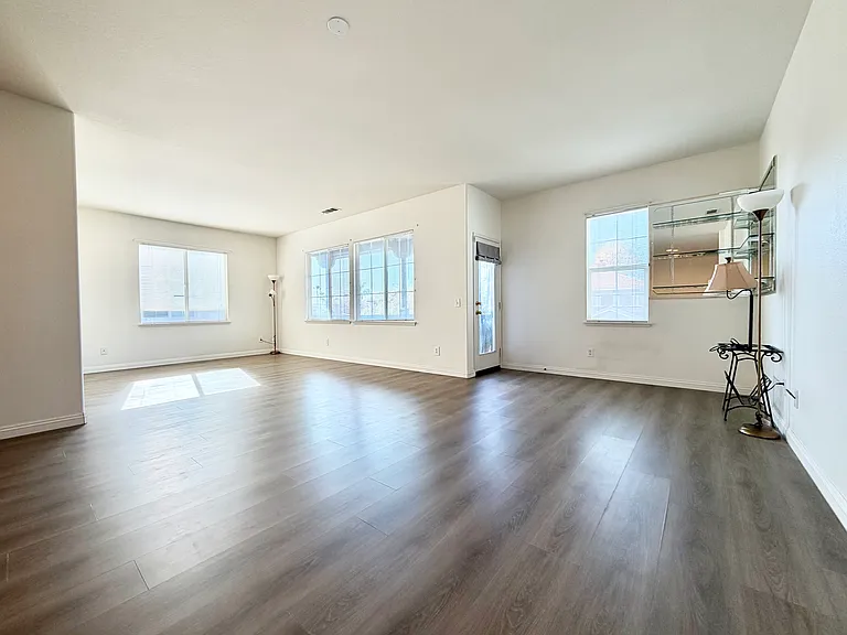 9489 Cedar Glen Ct — Photo 30