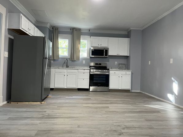 1581 E Main St APT 1