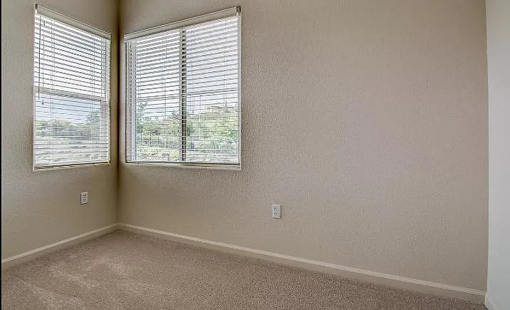 700 Moon Cir — Photo 39