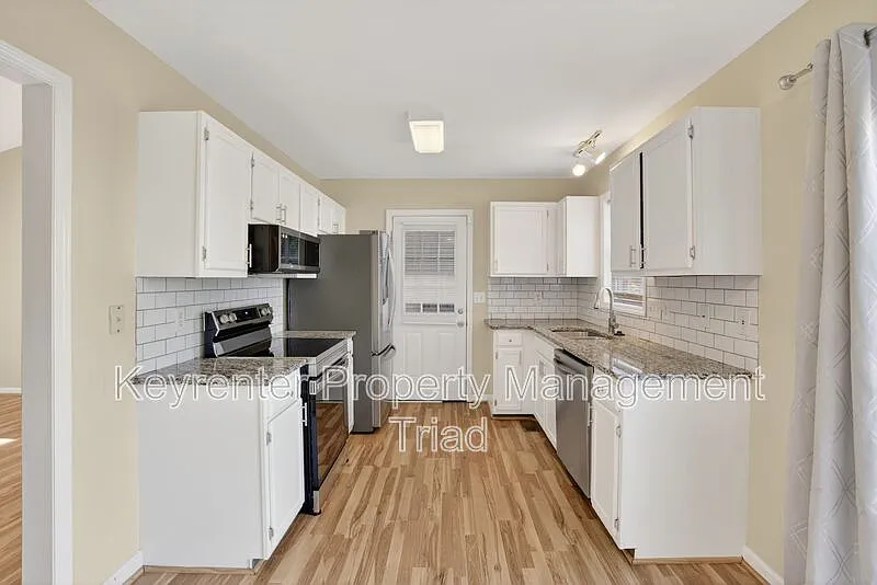 Building Photo - 3100 Brookrun Dr