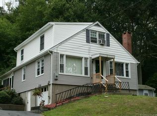 52 School House Rd, Preston, CT 06365