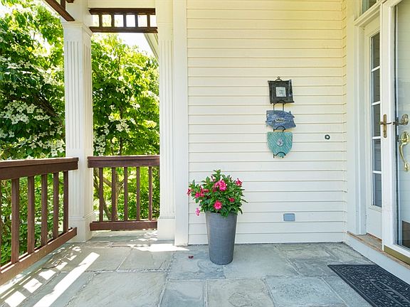 5th image of 53 Carriage Hill Cir #53