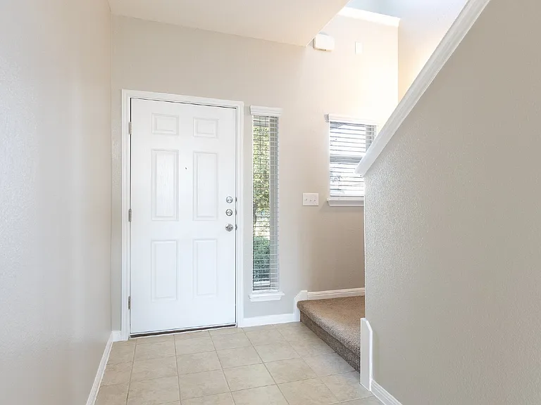 245 Pearl Way — Photo 4