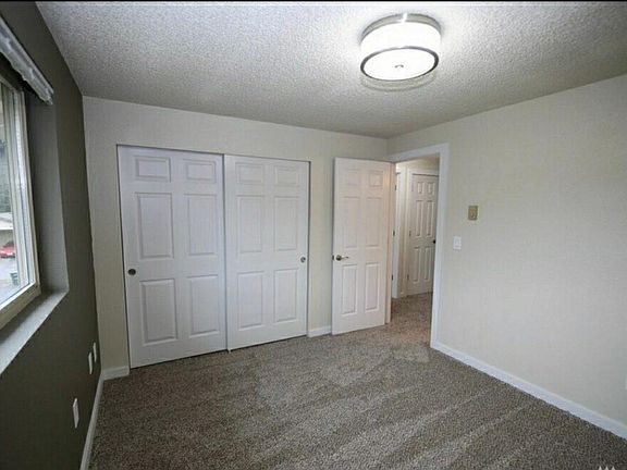 5th image of 4302 S 49th St Unit A
