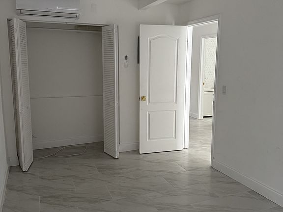 4th image of 1040 NW 4th Ave #B