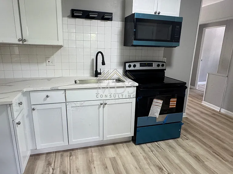 230 Connolly Dr — Photo 4