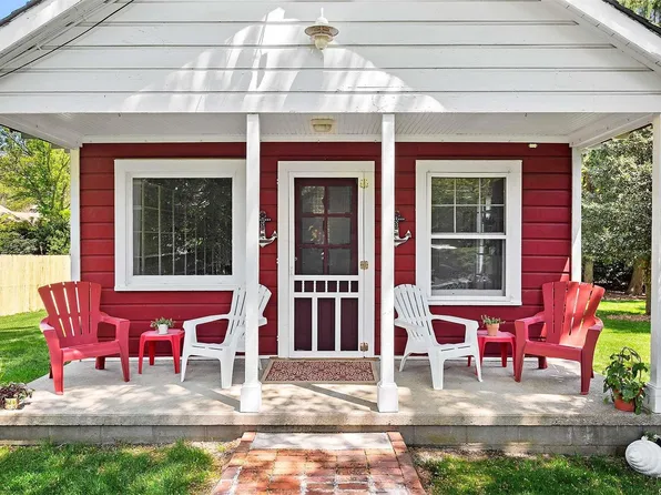 82 Park Road, Riverhead, NY 11901