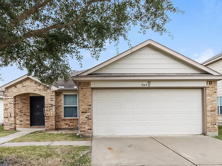 9315 Cold River Ct — Photo 1