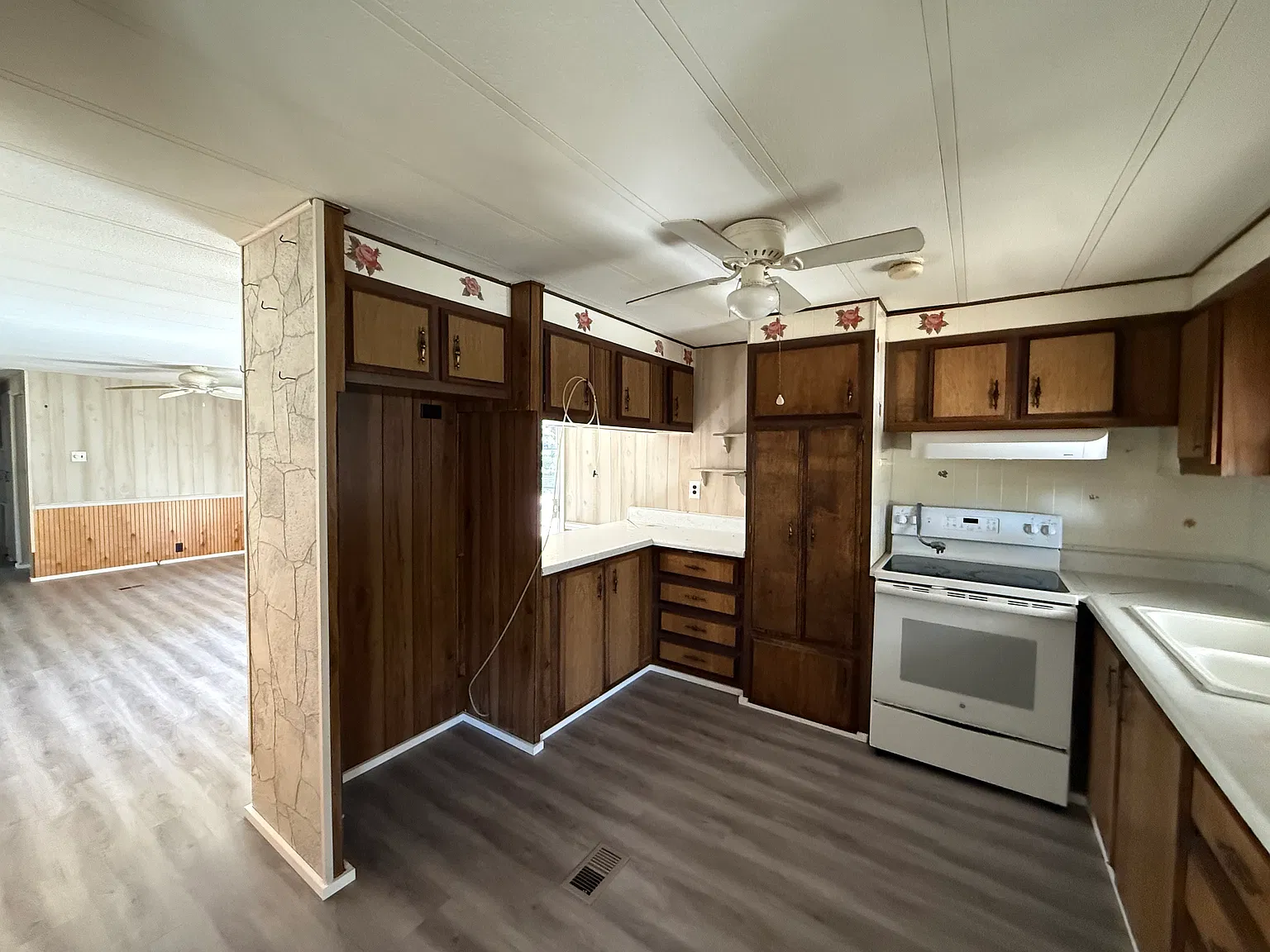 3 bed, 1344 sqft, $1,100 — Photo 4