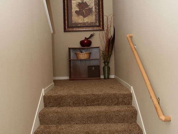 4th image of 11958 Emery Village Dr N