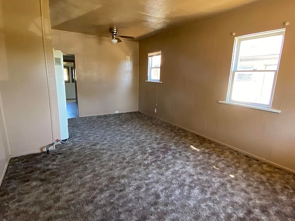4th image of 2427 Garden Ave