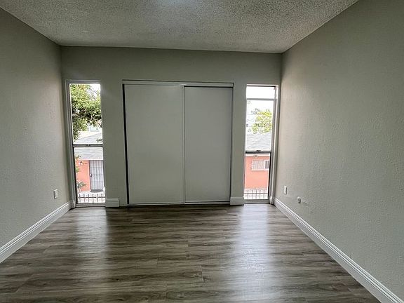 4th image of 641 W 92nd St APT 20