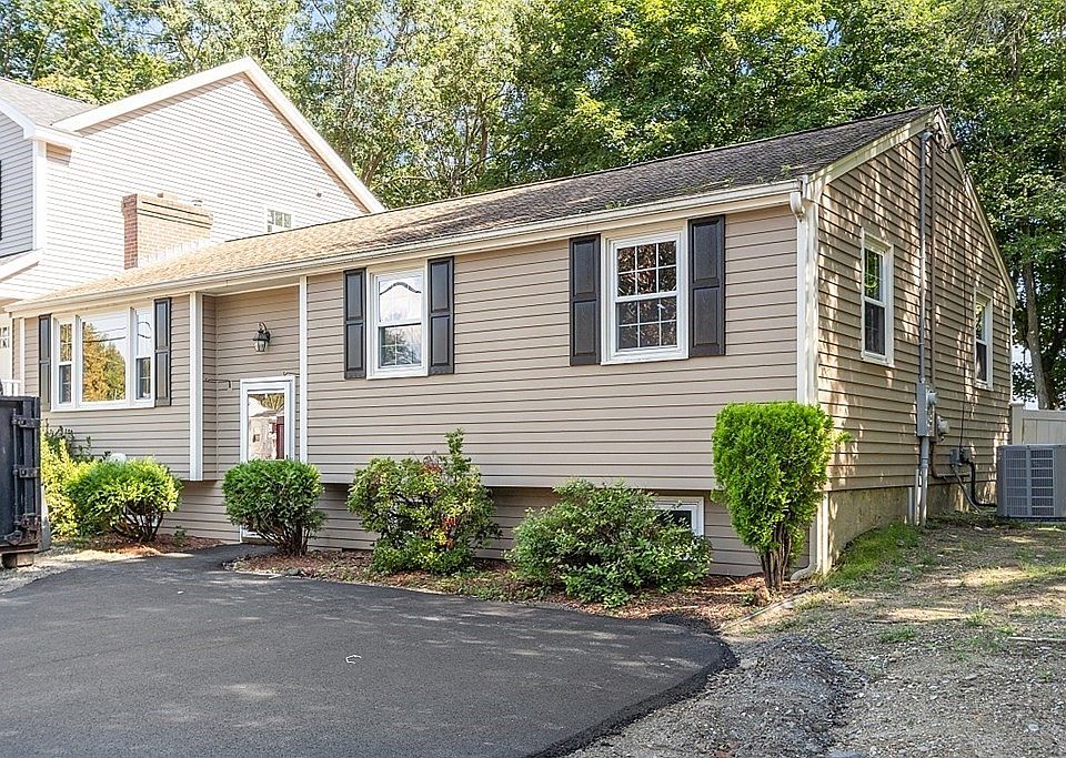 1st image of 19 Lackey St #19
