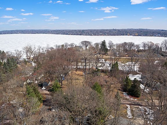 2nd image of 423 Wildwood Ave