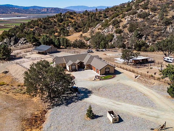 2nd image of 25370 Bear Valley Rd