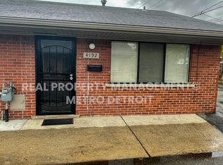 4192 Drouillard St, Lincoln Park, MI 48146