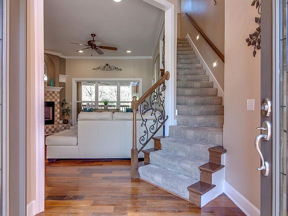 3rd image of 2012 Earl Pearce Cir