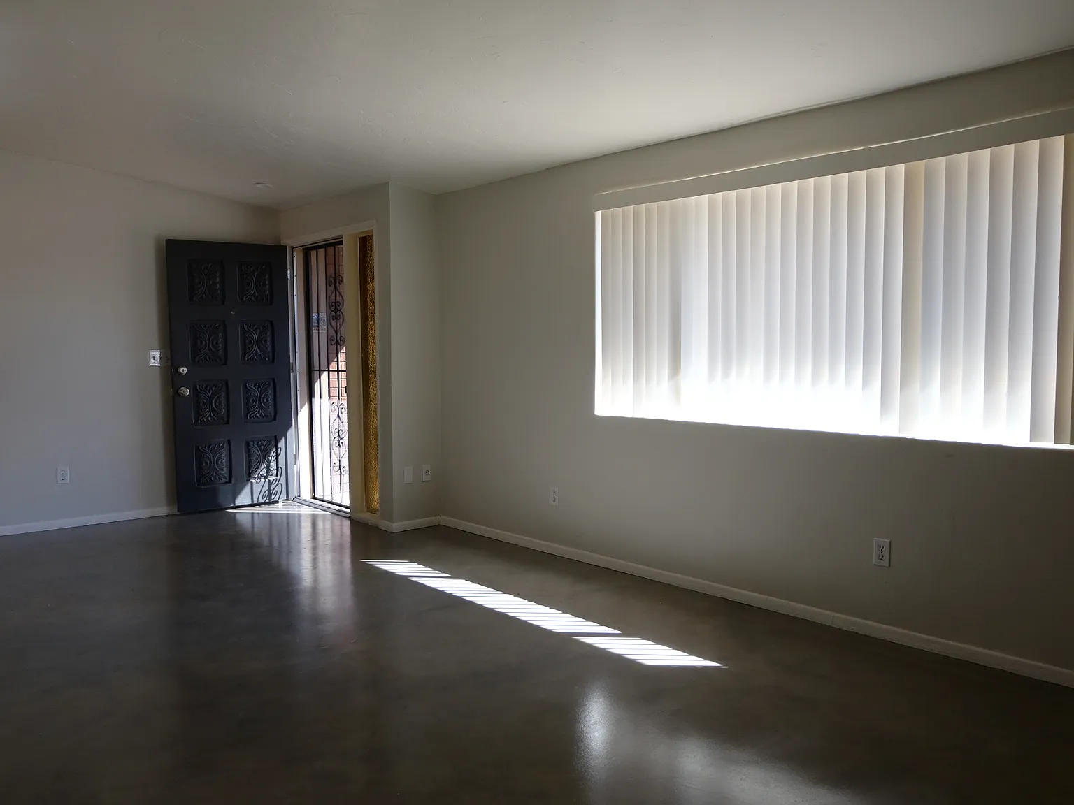 3 bed, 1452 sqft, $1,925 — Photo 2