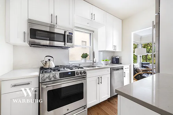 Sold by Warburg | media 18