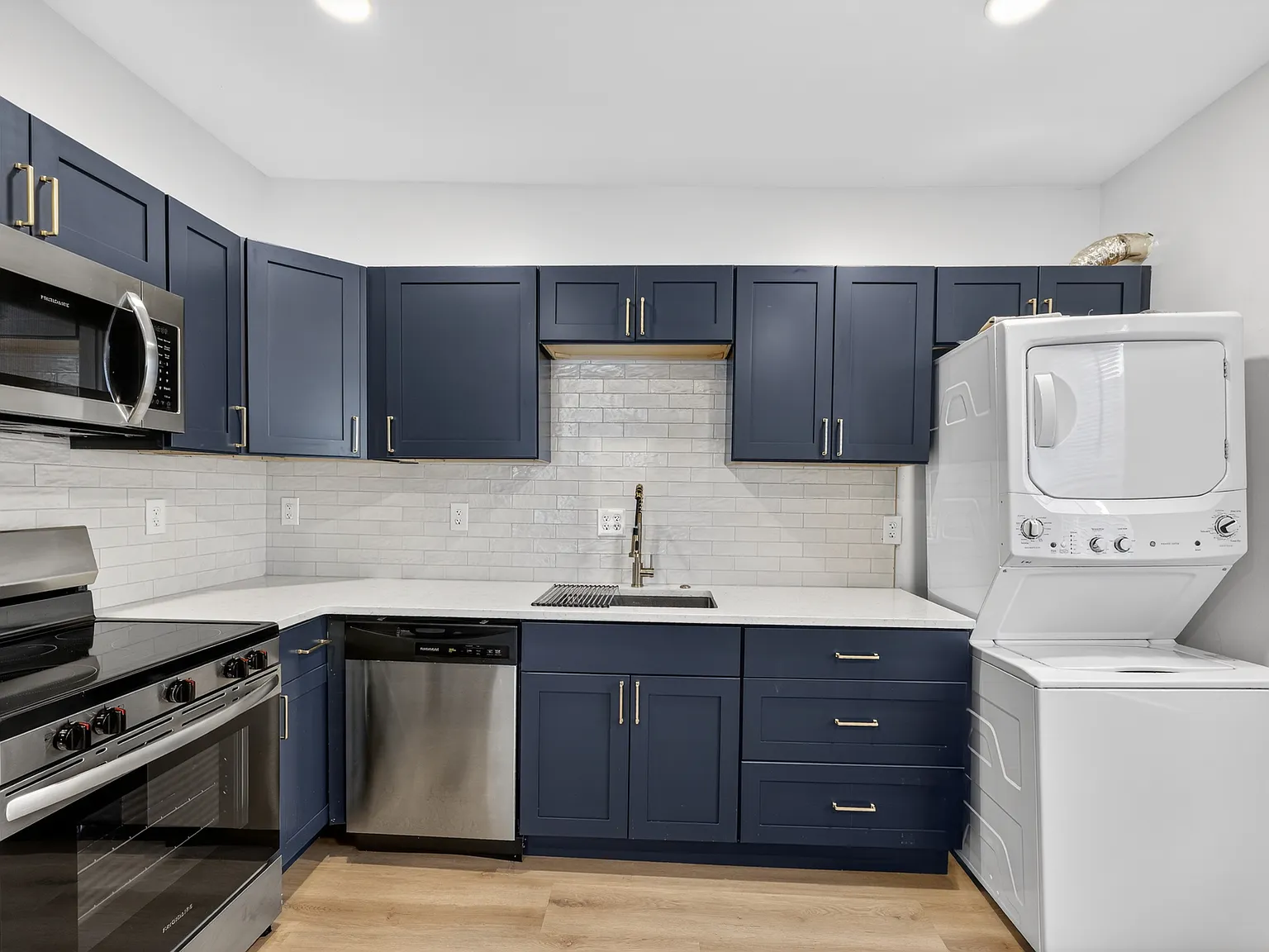 2 bed, $1,795 — Photo 3