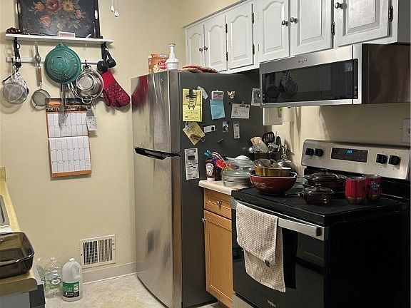 2nd image of 255 N Cherrywood Ave