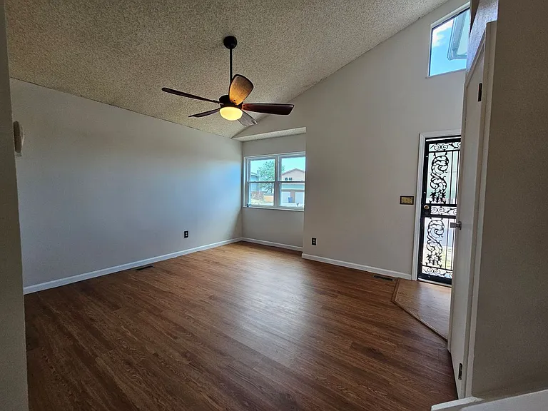 7490 Woody Creek Dr — Photo 4
