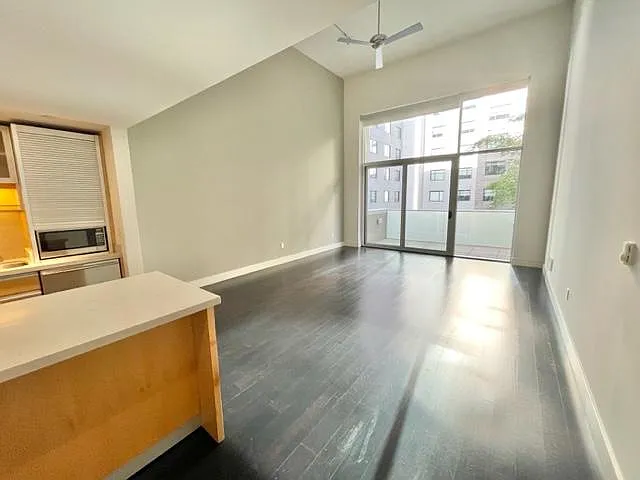 188 King St #304 — Photo 14
