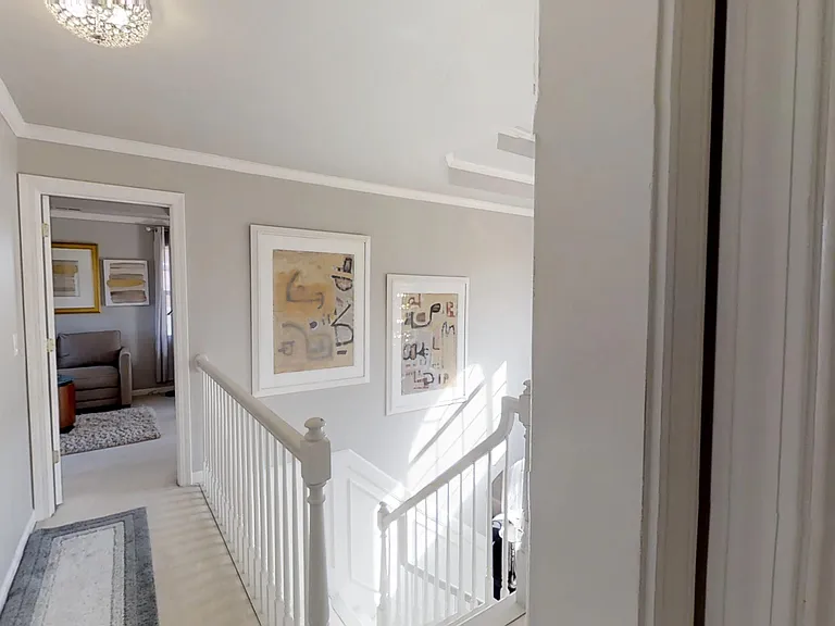 115 Thistlewood Ln — Photo 2