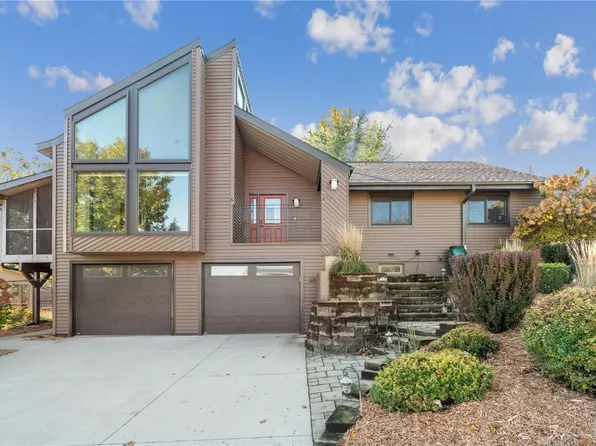 5029 Broadlawn Dr SE, Cedar Rapids, IA 52403