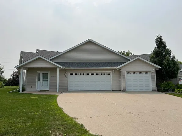 1009 Morningside Dr, Casselton, ND 58012