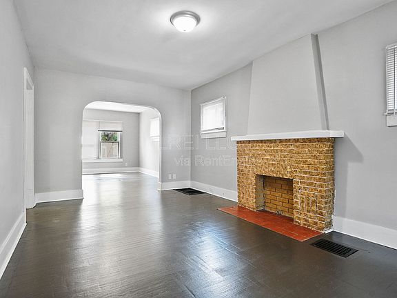 3rd image of 4116 Larkwood Ave