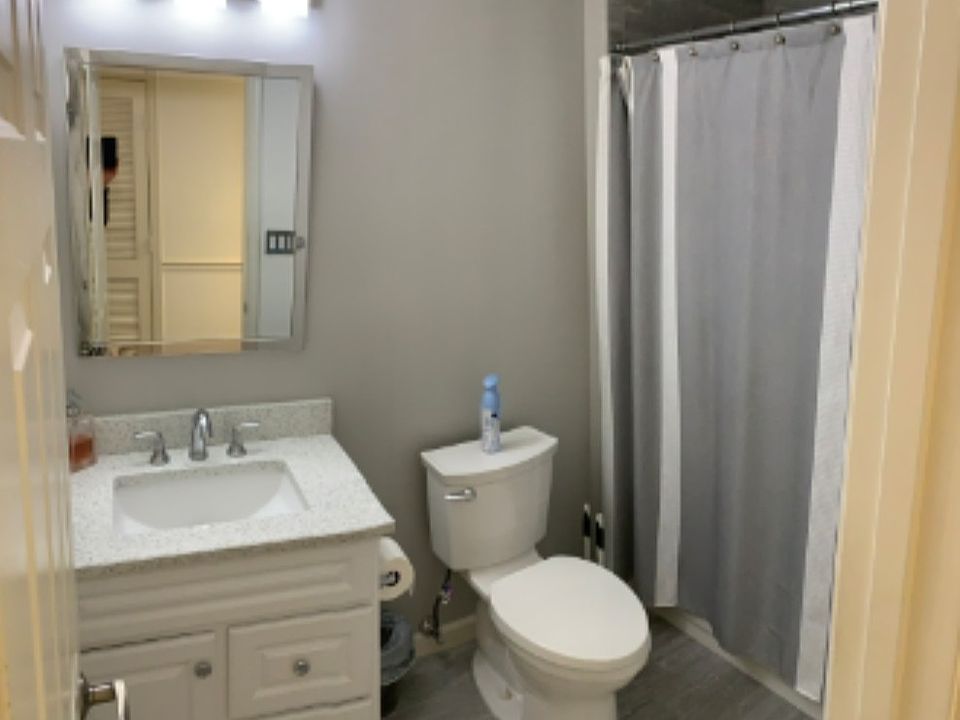 2nd image of 609 Admiral Dr