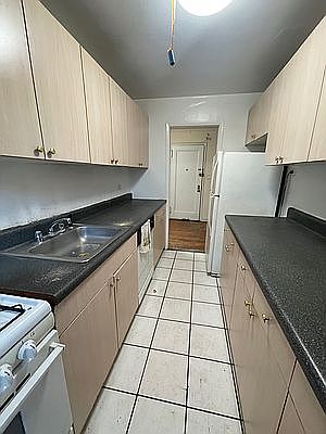 4th image of 3510 Avenue H APT 1C