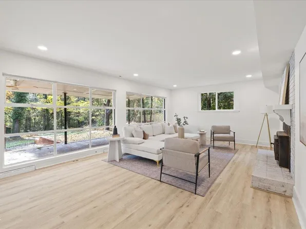 1615 Carbonton Rd, Sanford, NC 27330