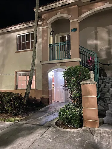 1270 SE 31st Ct #102-35 Photo 1