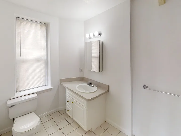 1405 Beacon St #5 — Photo 2