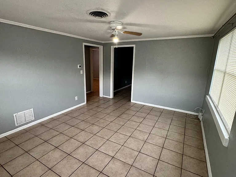 626 Yale St — Photo 15