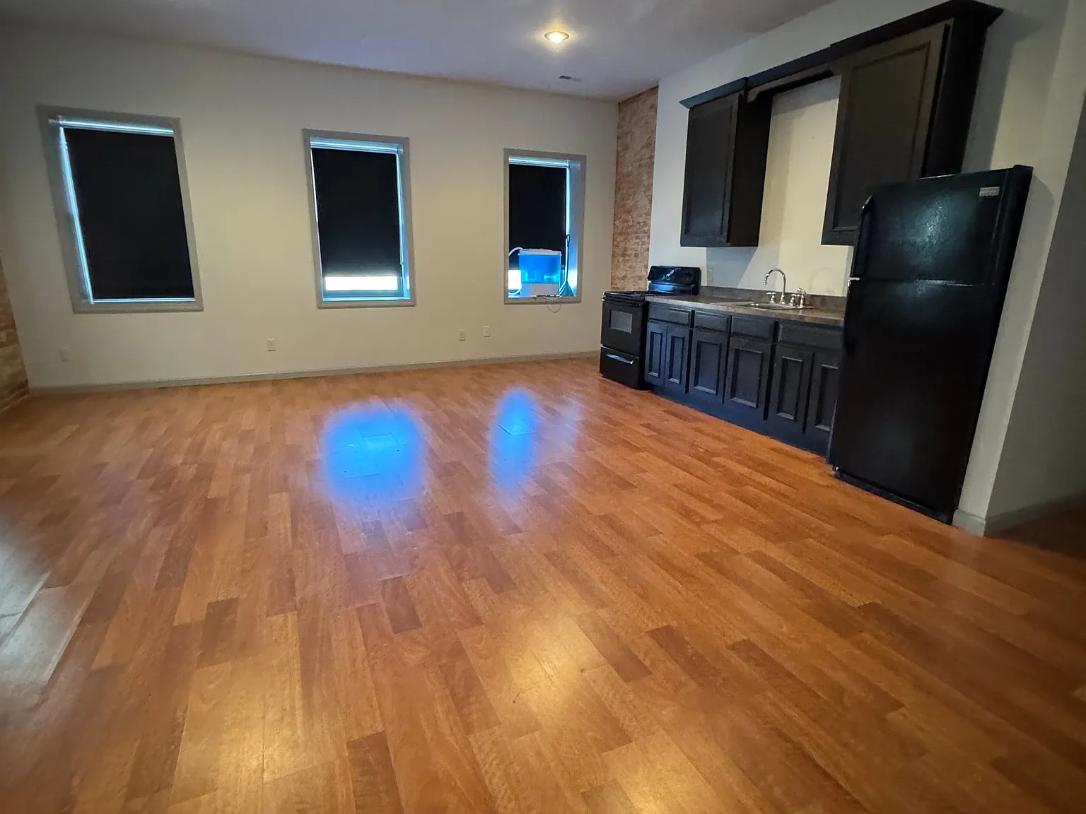 1 bed, 1.0 bath, 1200 sqft, $1,200 — Photo 2