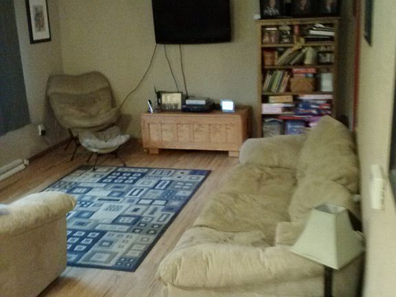 2nd image of 916 Linda Ave