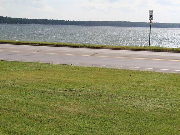 5th image of 429 S Lakeshore Dr