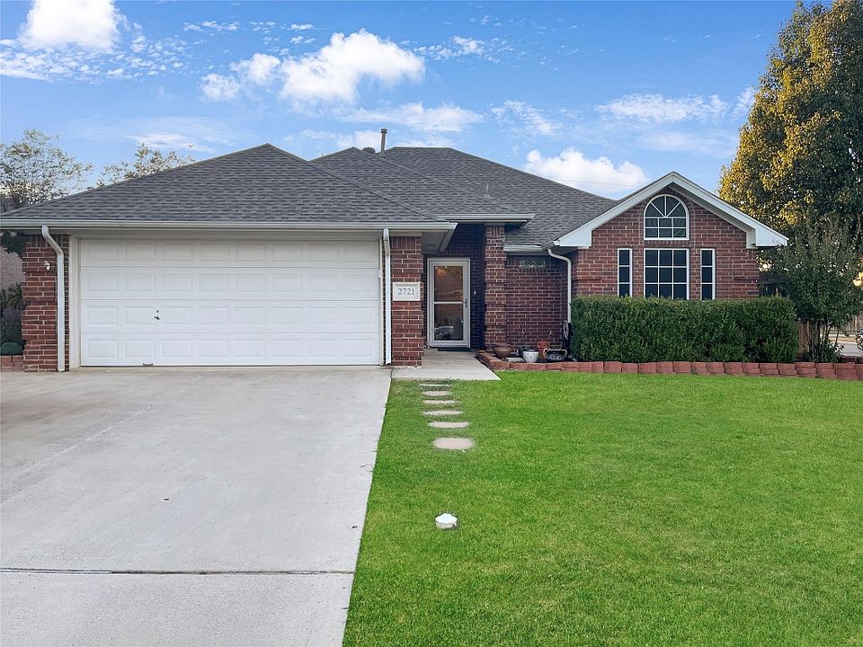 1st image of 2721 Wendell Dr